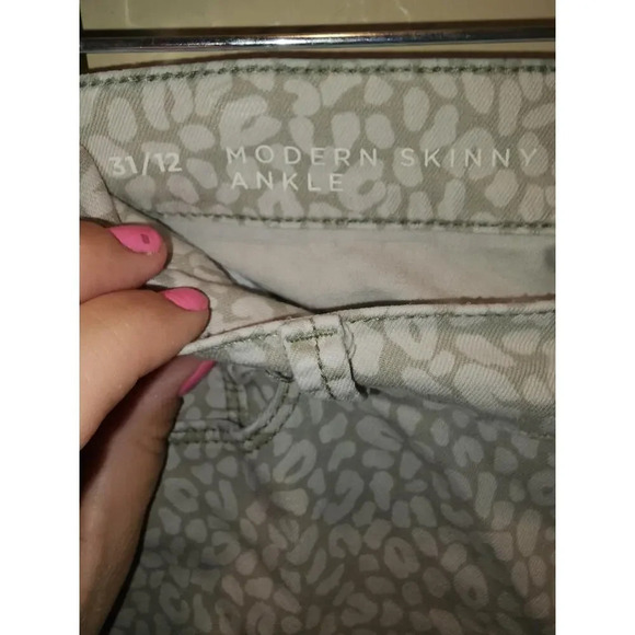 Loft Modern Skinny Ankle Cheetah Print Size 12 - Picture 2 of 4